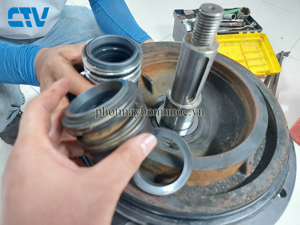 Thay phớt máy bơm công nghiệp cho các chung cư, KCN trên Toàn quốc